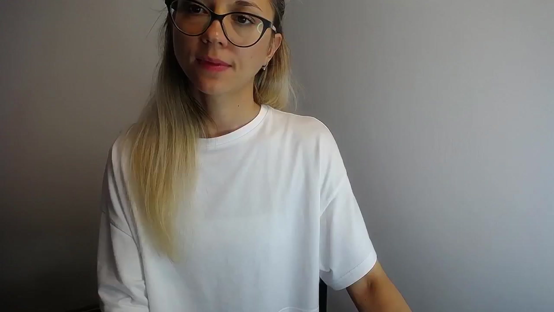 Gallery image thumbnail from Sunshine_alis's myfreecams stream on, 06/10/2024, 14:09 image 6 of 20