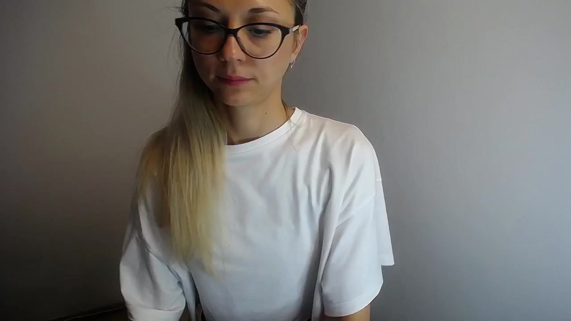 Gallery image thumbnail from Sunshine_alis's myfreecams stream on, 06/10/2024, 14:09 image 1 of 20