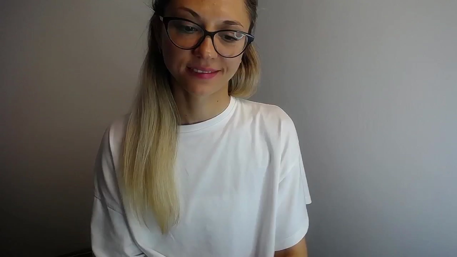 Gallery image thumbnail from Sunshine_alis's myfreecams stream on, 06/10/2024, 14:09 image 12 of 20