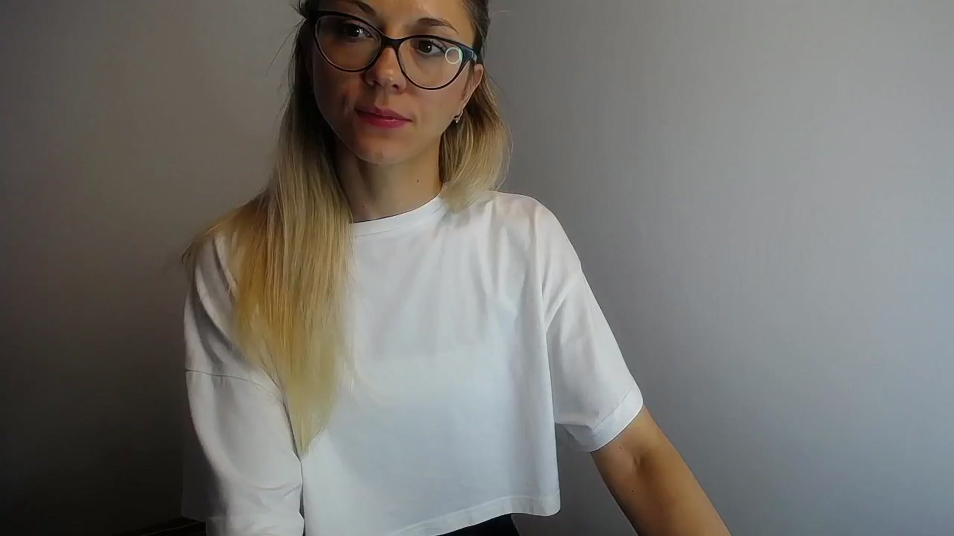 Gallery image thumbnail from Sunshine_alis's myfreecams stream on, 06/10/2024, 14:09 image 9 of 20