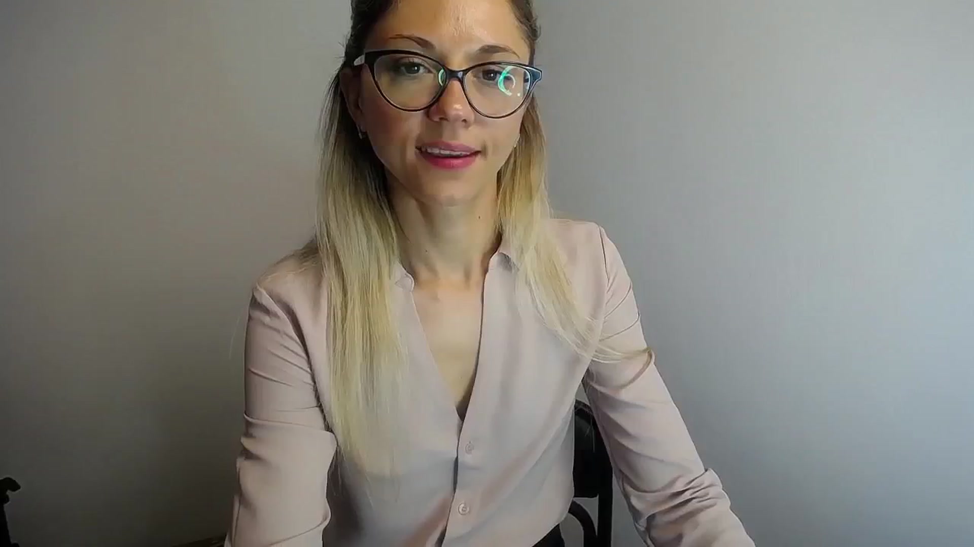 Gallery image thumbnail from Sunshine_alis's myfreecams stream on, 06/12/2024, 12:55 image 8 of 20