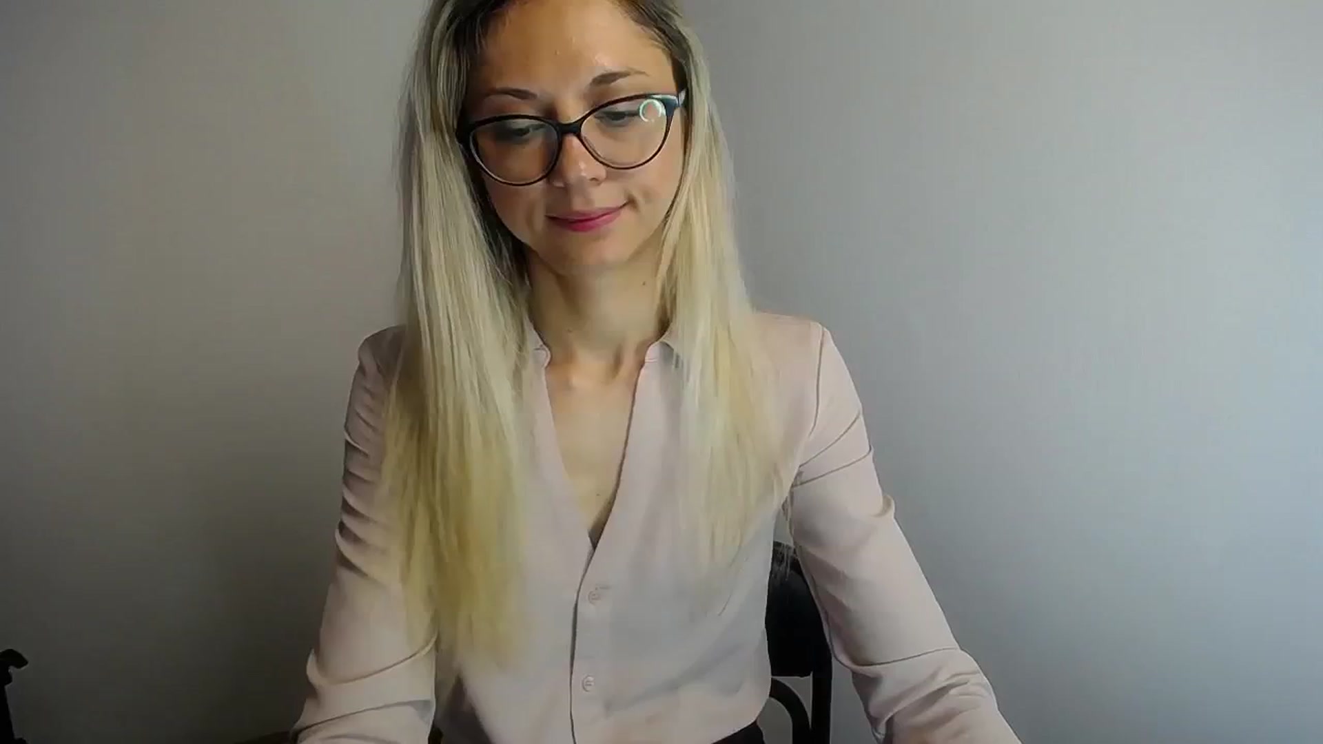 Gallery image thumbnail from Sunshine_alis's myfreecams stream on, 06/12/2024, 12:55 image 10 of 20