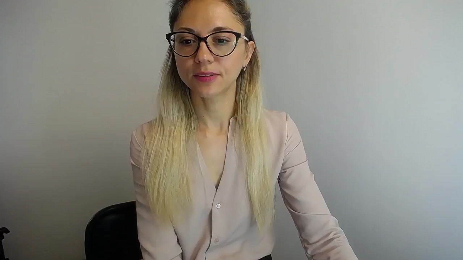 Gallery image thumbnail from Sunshine_alis's myfreecams stream on, 06/12/2024, 12:55 image 6 of 20