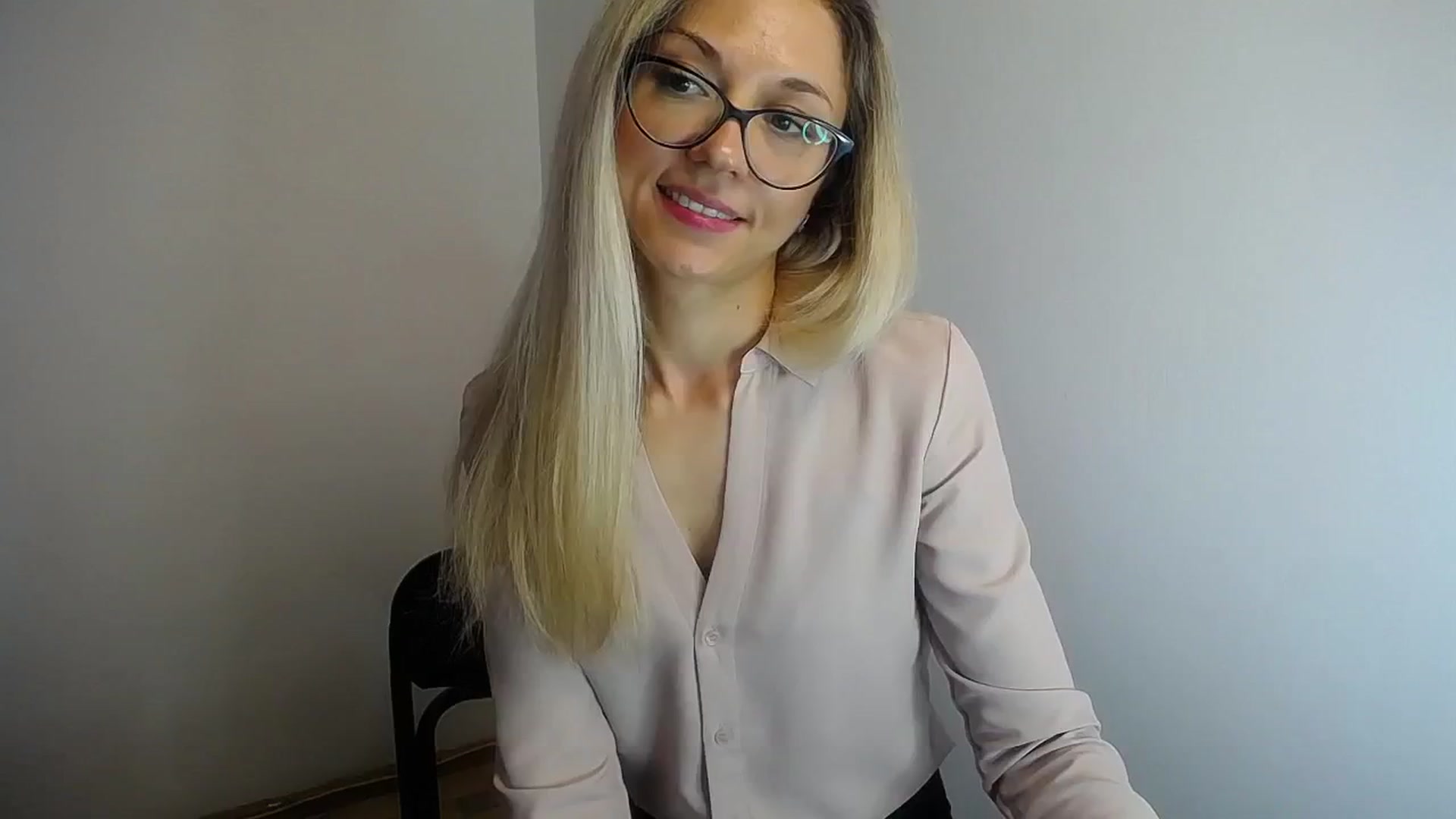 Gallery image thumbnail from Sunshine_alis's myfreecams stream on, 06/12/2024, 12:55 image 17 of 20