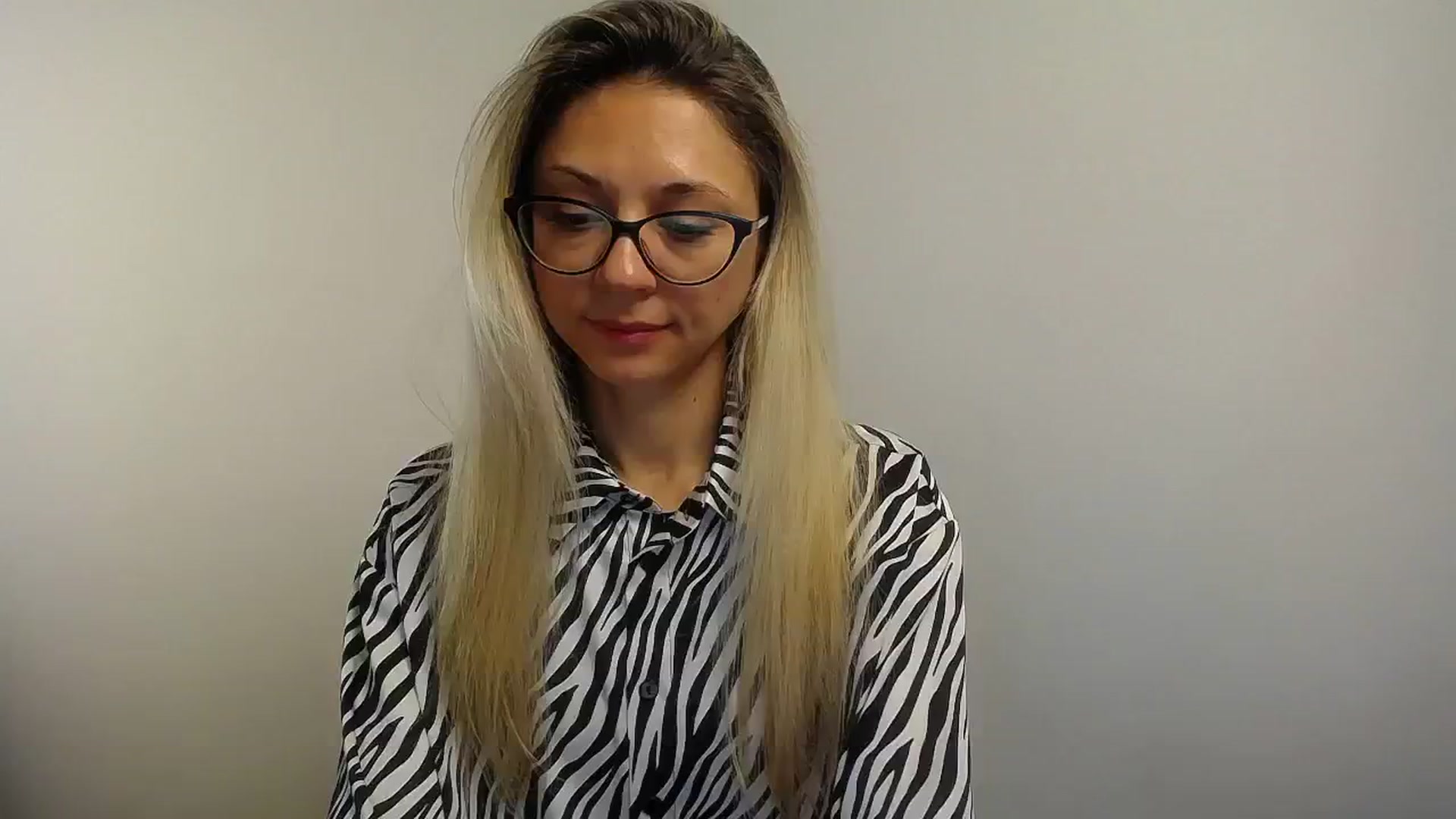 Gallery image thumbnail from Sunshine_alis's myfreecams stream on, 06/17/2024, 13:48 image 1 of 20