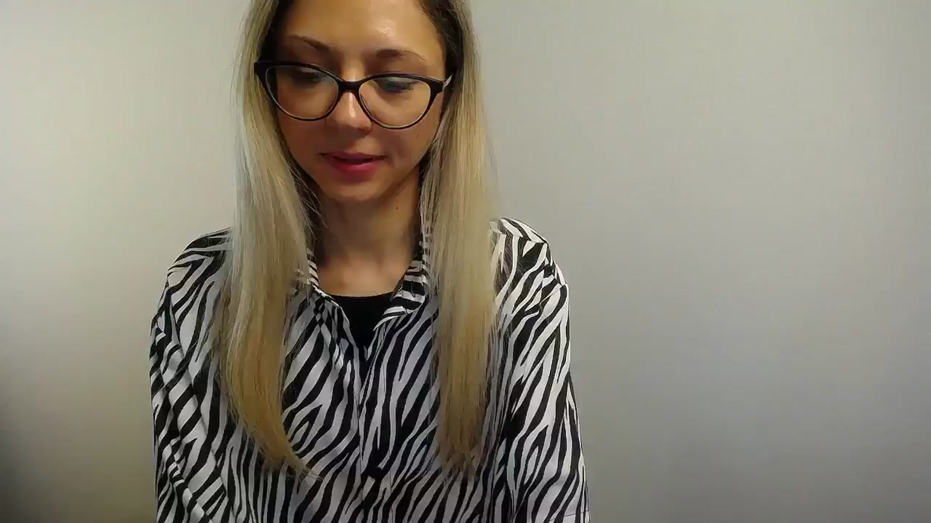 Gallery image thumbnail from Sunshine_alis's myfreecams stream on, 06/17/2024, 13:48 image 5 of 20