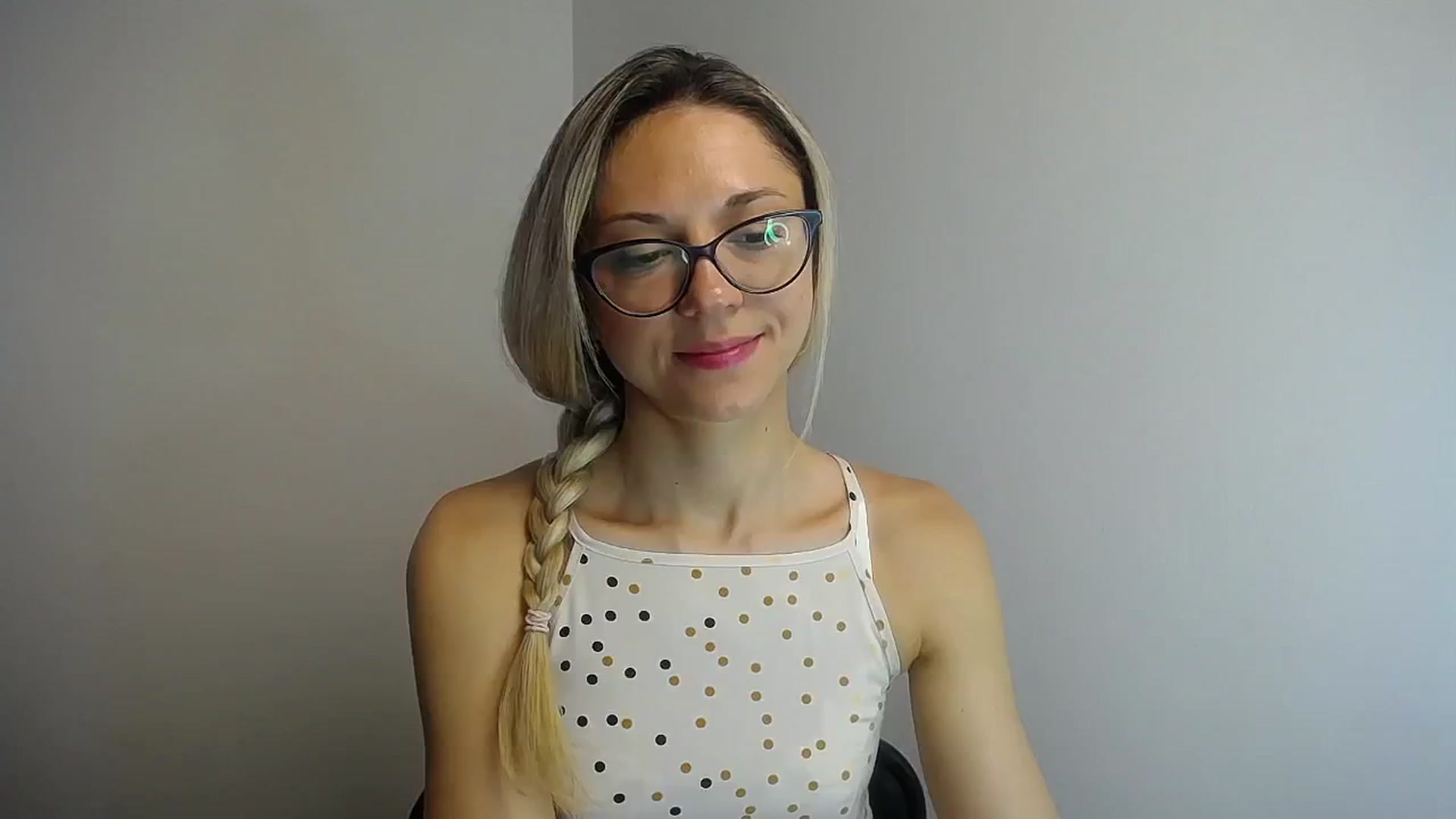 Gallery image thumbnail from Sunshine_alis's myfreecams stream on, 06/18/2024, 10:19 image 9 of 20