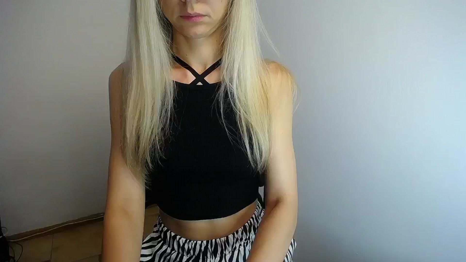 Gallery image thumbnail from Sunshine_alis's myfreecams stream on, 06/19/2024, 12:53 image 11 of 20