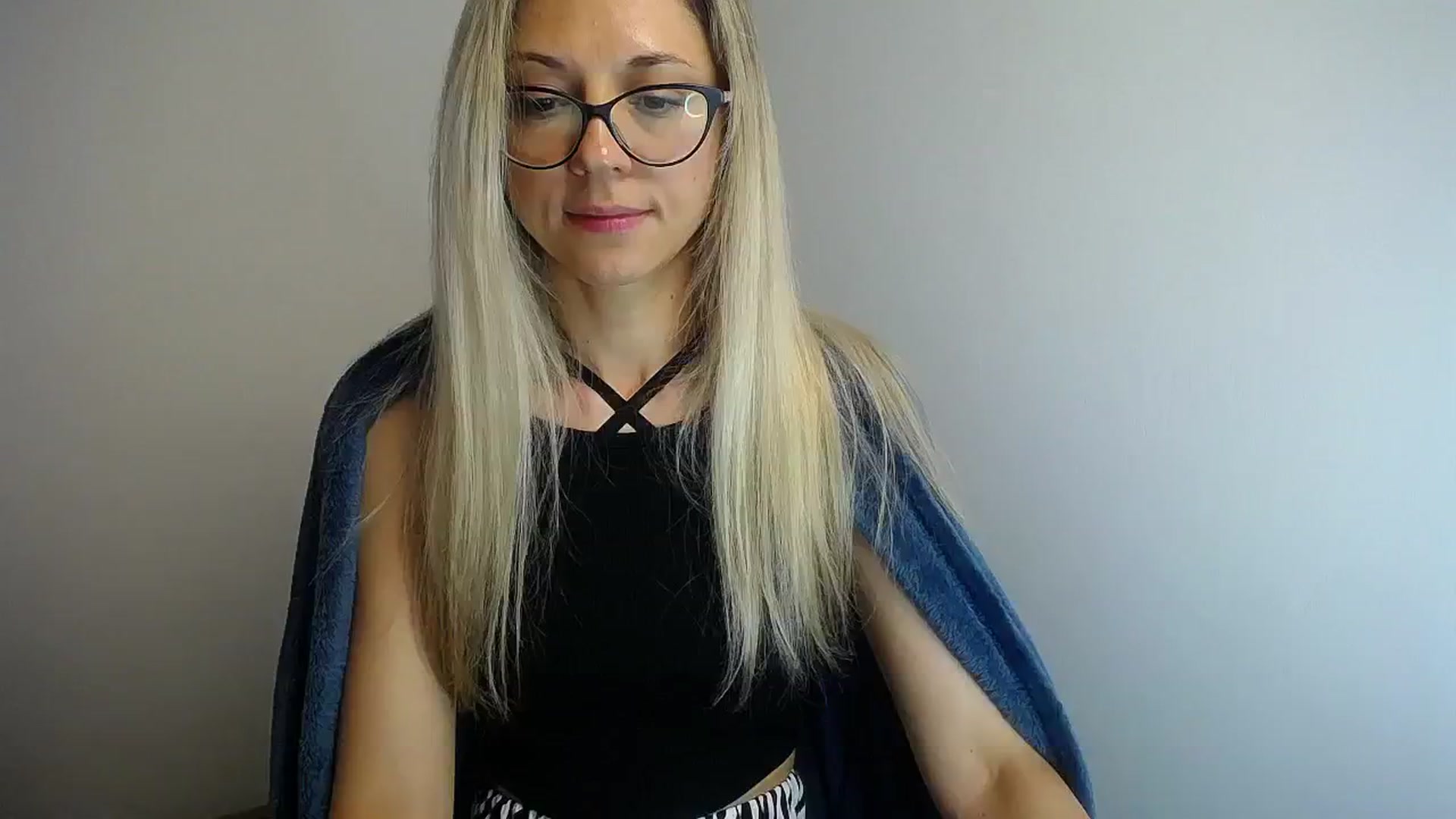 Gallery image thumbnail from Sunshine_alis's myfreecams stream on, 06/19/2024, 12:53 image 15 of 20