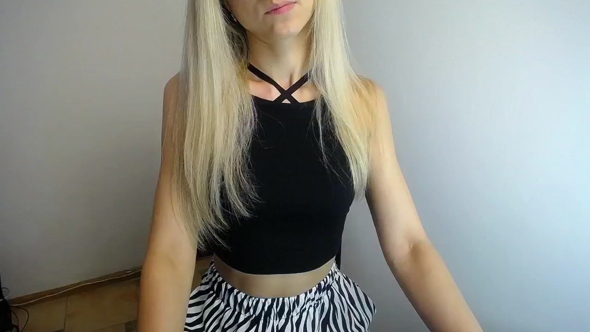 Gallery image thumbnail from Sunshine_alis's myfreecams stream on, 06/19/2024, 12:53 image 10 of 20