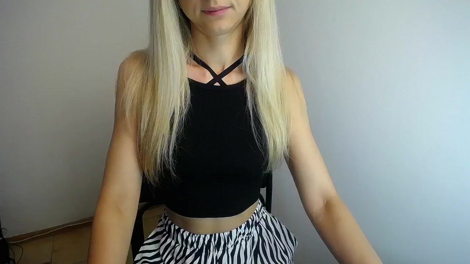 Gallery image thumbnail from Sunshine_alis's myfreecams stream on, 06/19/2024, 12:53 image 9 of 20