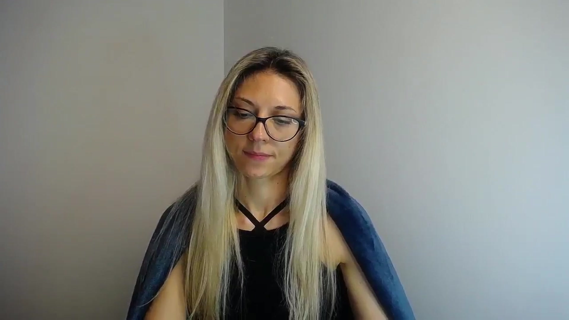 Gallery image thumbnail from Sunshine_alis's myfreecams stream on, 06/19/2024, 13:35 image 7 of 20