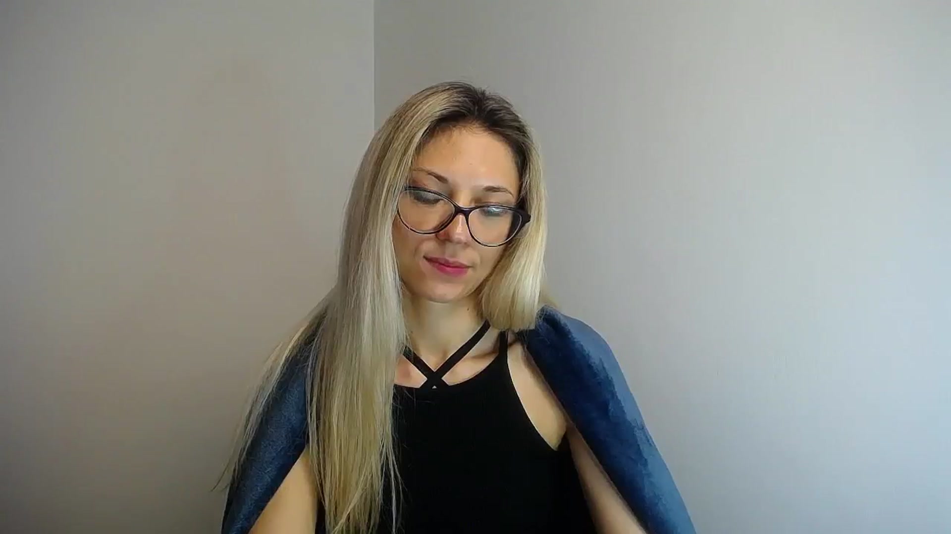 Gallery image thumbnail from Sunshine_alis's myfreecams stream on, 06/19/2024, 13:35 image 2 of 20