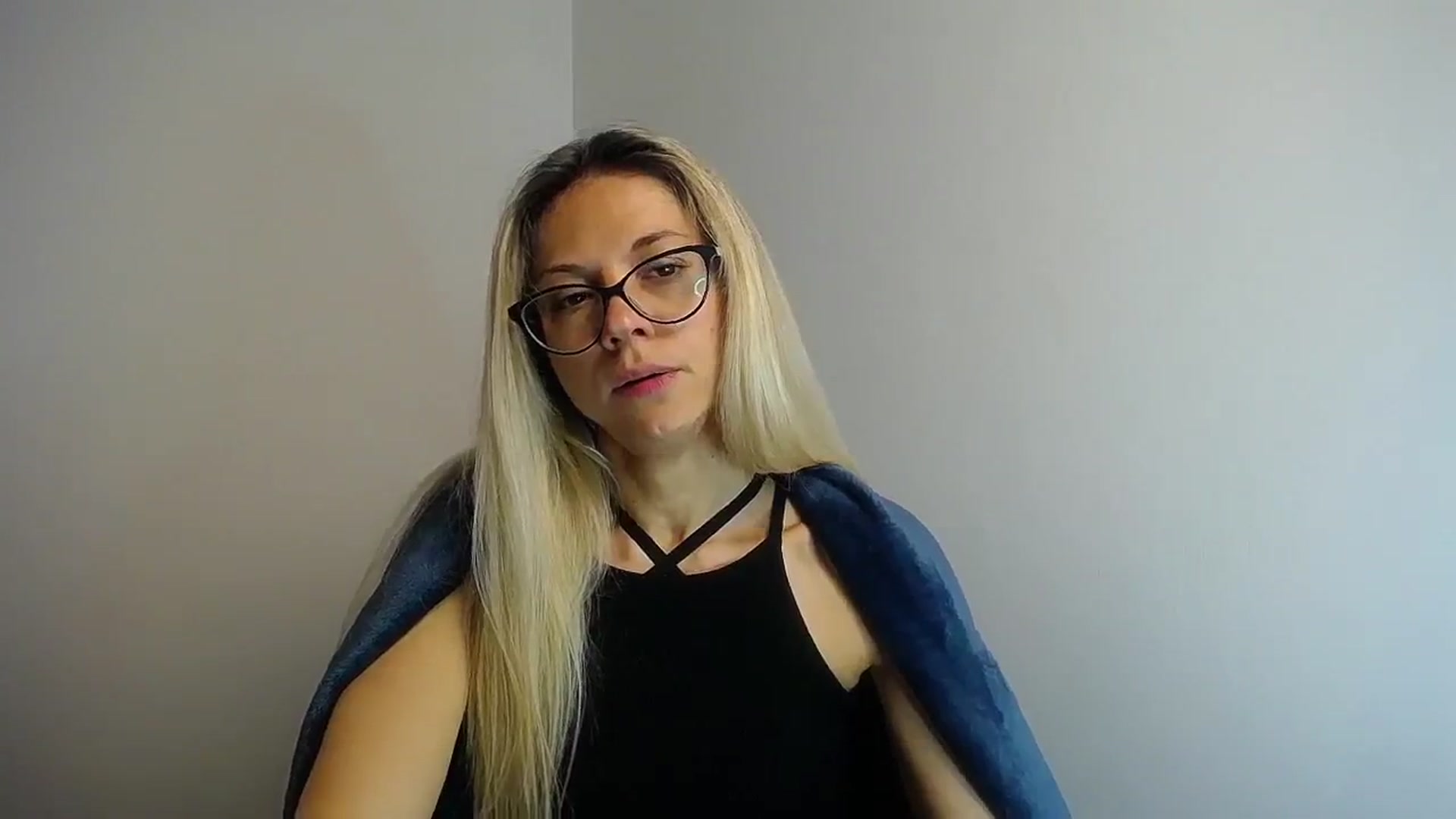 Gallery image thumbnail from Sunshine_alis's myfreecams stream on, 06/19/2024, 13:35 image 3 of 20