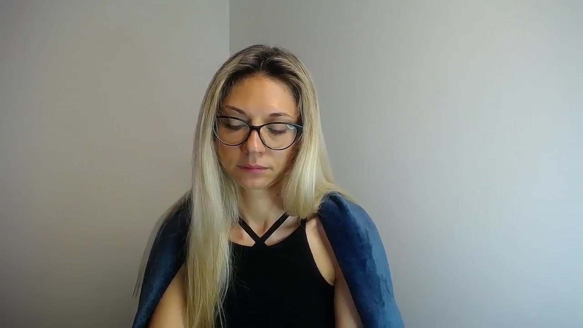 Gallery image thumbnail from Sunshine_alis's myfreecams stream on, 06/19/2024, 13:35 image 4 of 20