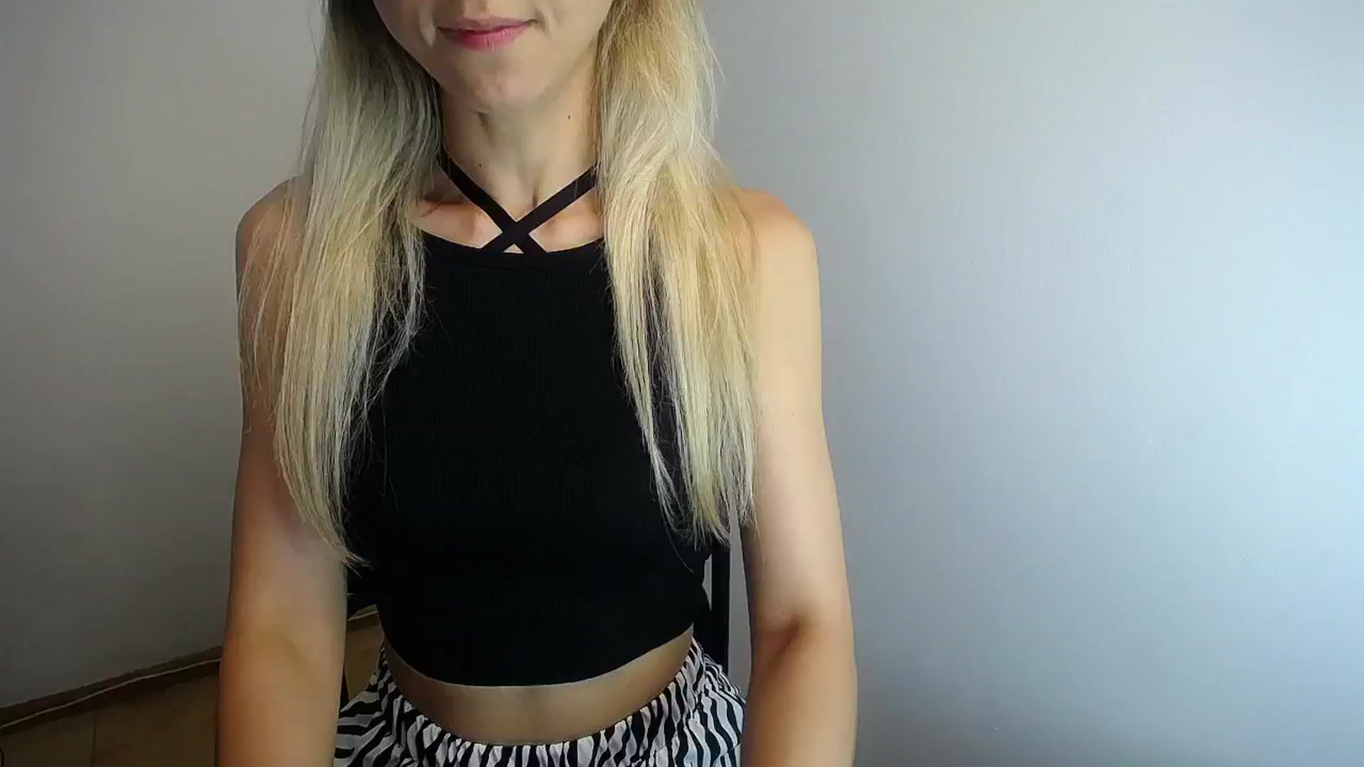 Gallery image thumbnail from Sunshine_alis's myfreecams stream on, 06/19/2024, 15:06 image 2 of 20