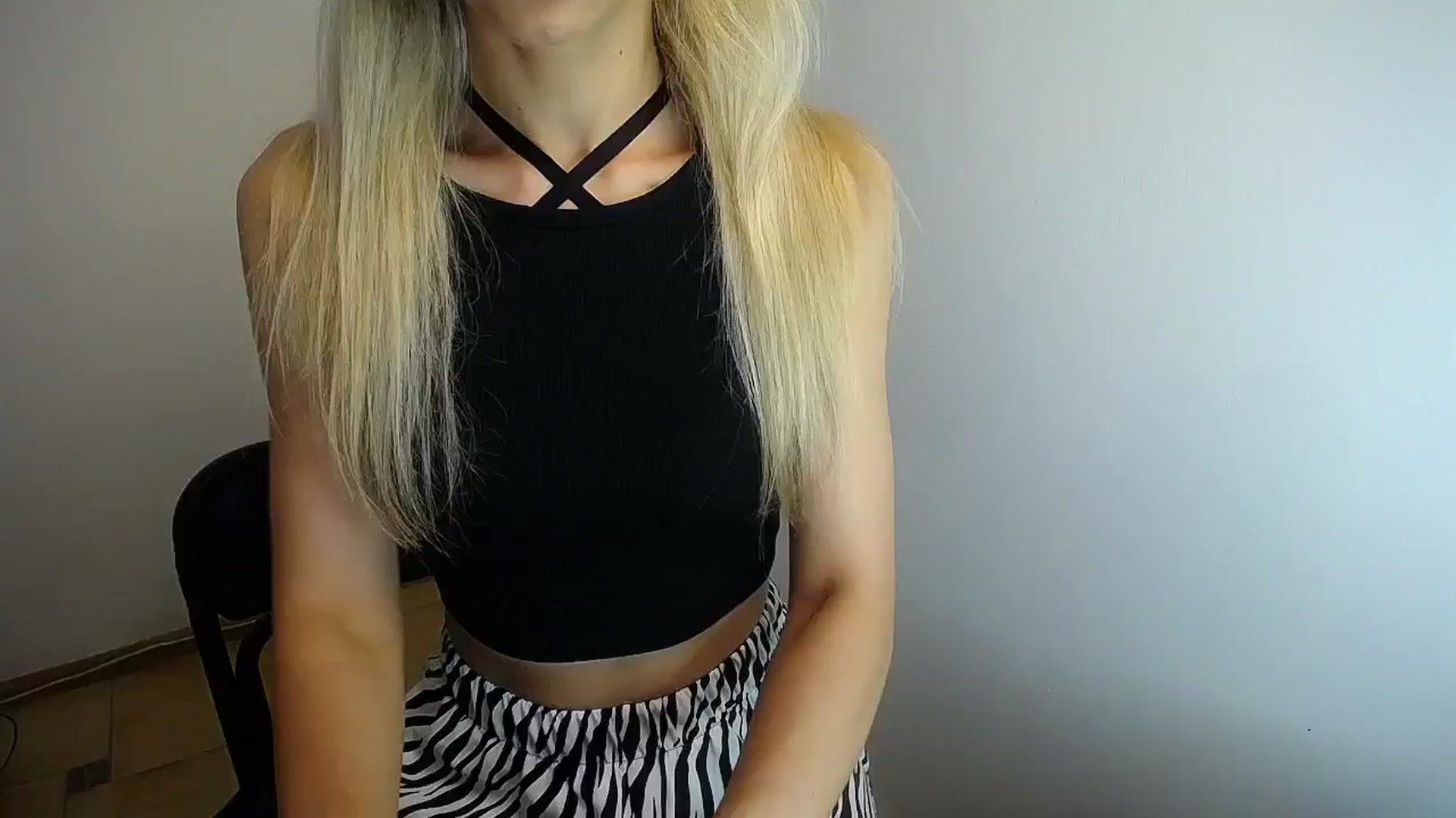 Gallery image thumbnail from Sunshine_alis's myfreecams stream on, 06/19/2024, 15:06 image 6 of 20