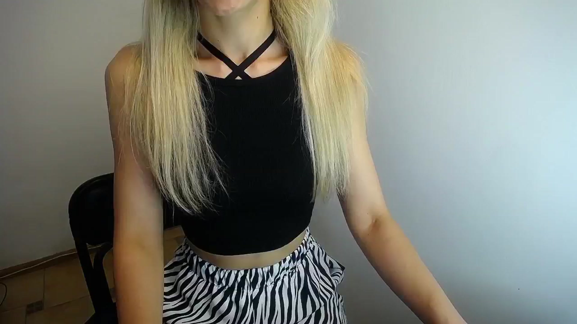 Gallery image thumbnail from Sunshine_alis's myfreecams stream on, 06/19/2024, 15:06 image 5 of 20