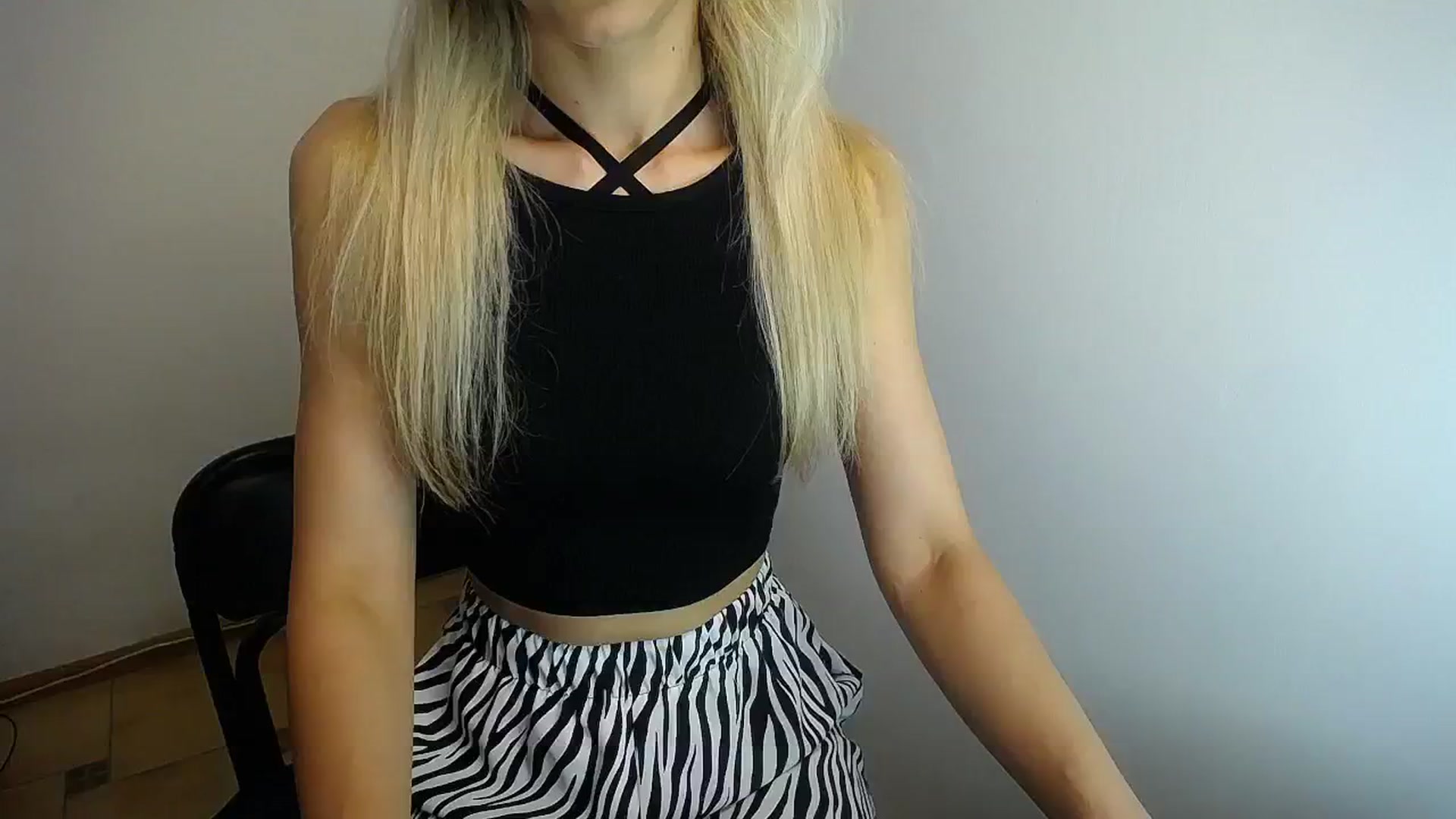 Gallery image thumbnail from Sunshine_alis's myfreecams stream on, 06/19/2024, 15:06 image 8 of 20