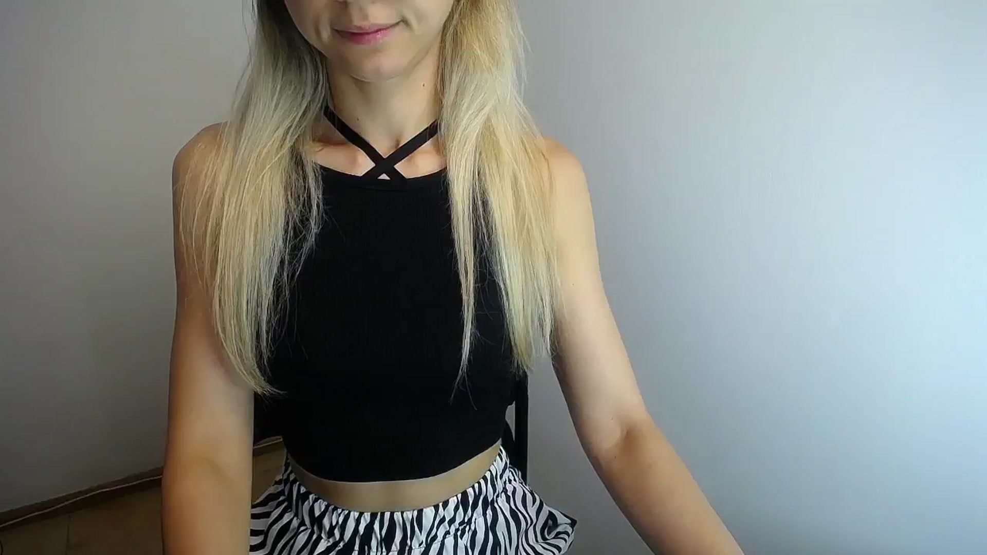Gallery image thumbnail from Sunshine_alis's myfreecams stream on, 06/19/2024, 15:06 image 3 of 20