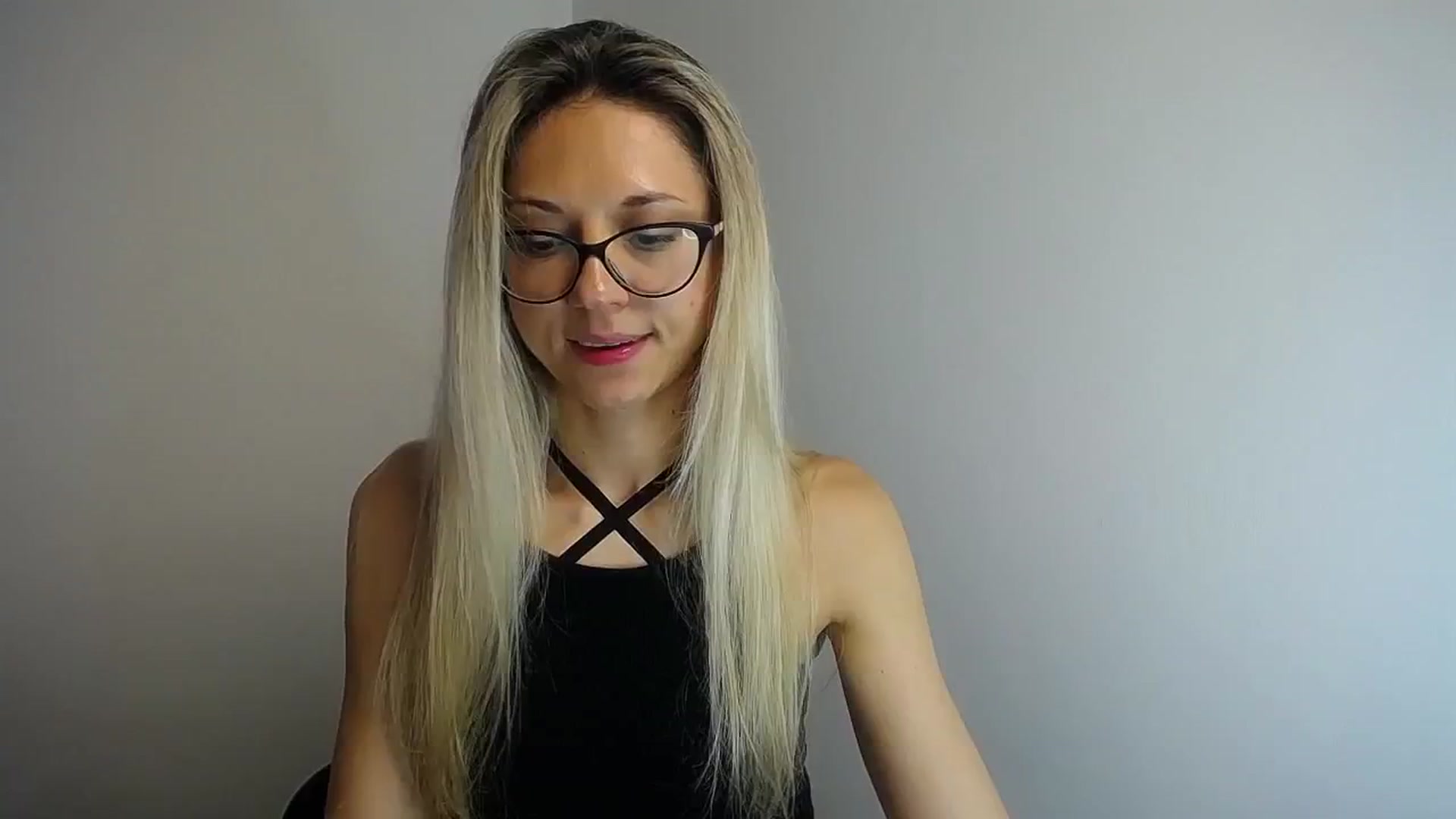 Gallery image thumbnail from Sunshine_alis's myfreecams stream on, 06/19/2024, 15:39 image 16 of 20
