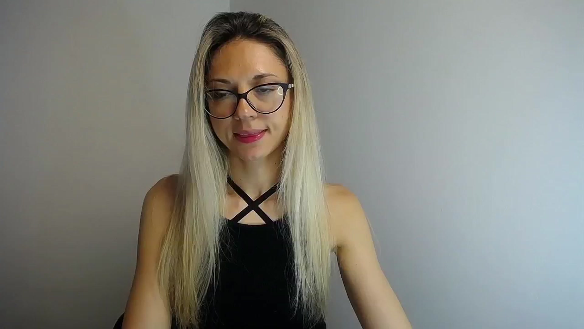 Gallery image thumbnail from Sunshine_alis's myfreecams stream on, 06/19/2024, 15:39 image 8 of 20