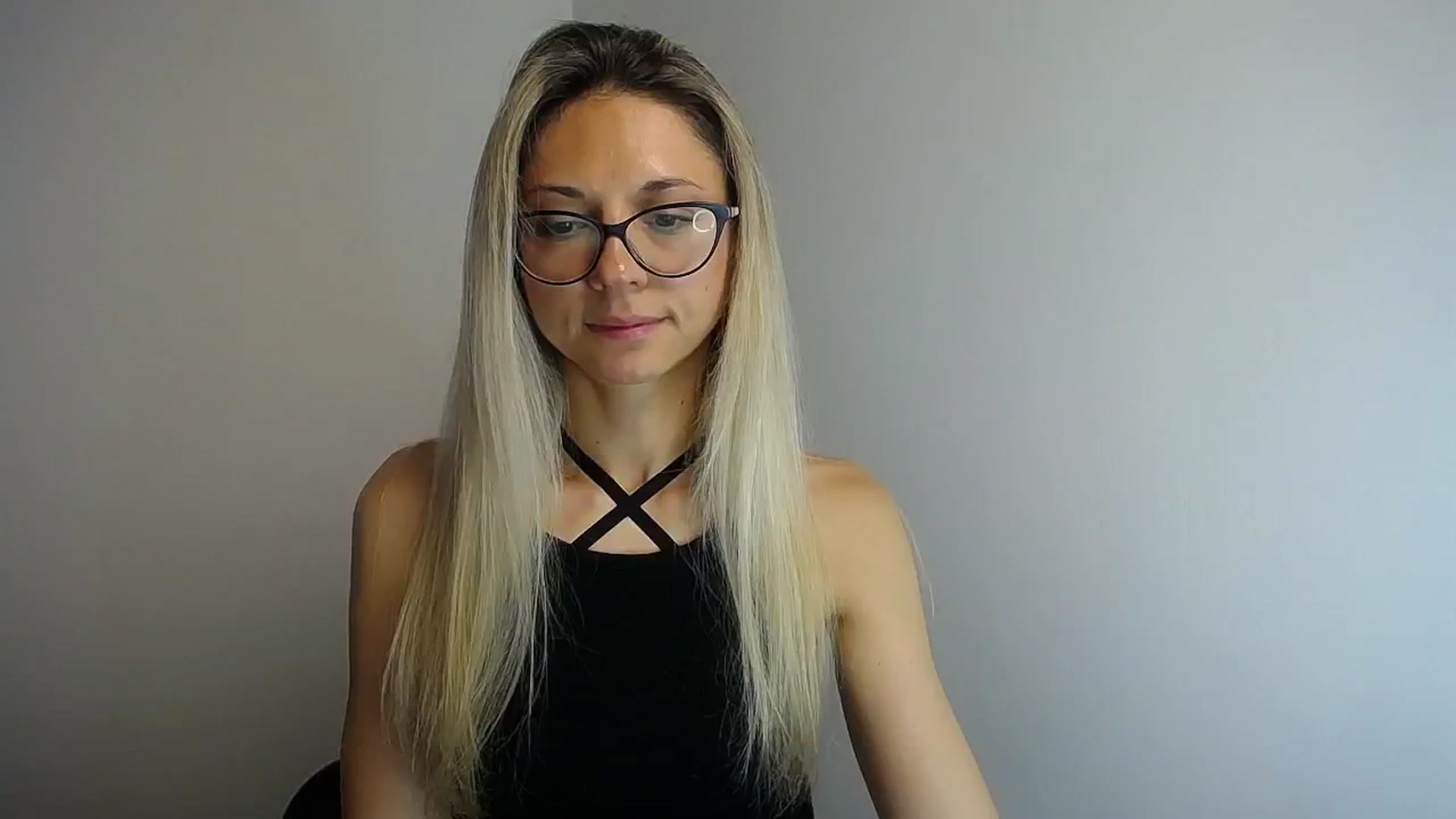Gallery image thumbnail from Sunshine_alis's myfreecams stream on, 06/19/2024, 15:39 image 6 of 20
