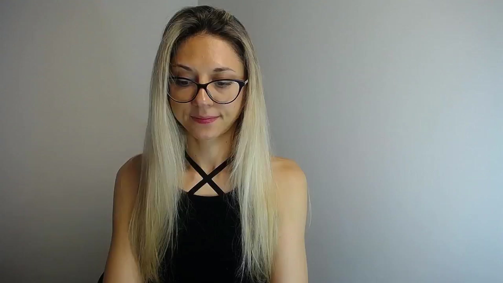 Gallery image thumbnail from Sunshine_alis's myfreecams stream on, 06/19/2024, 15:39 image 9 of 20