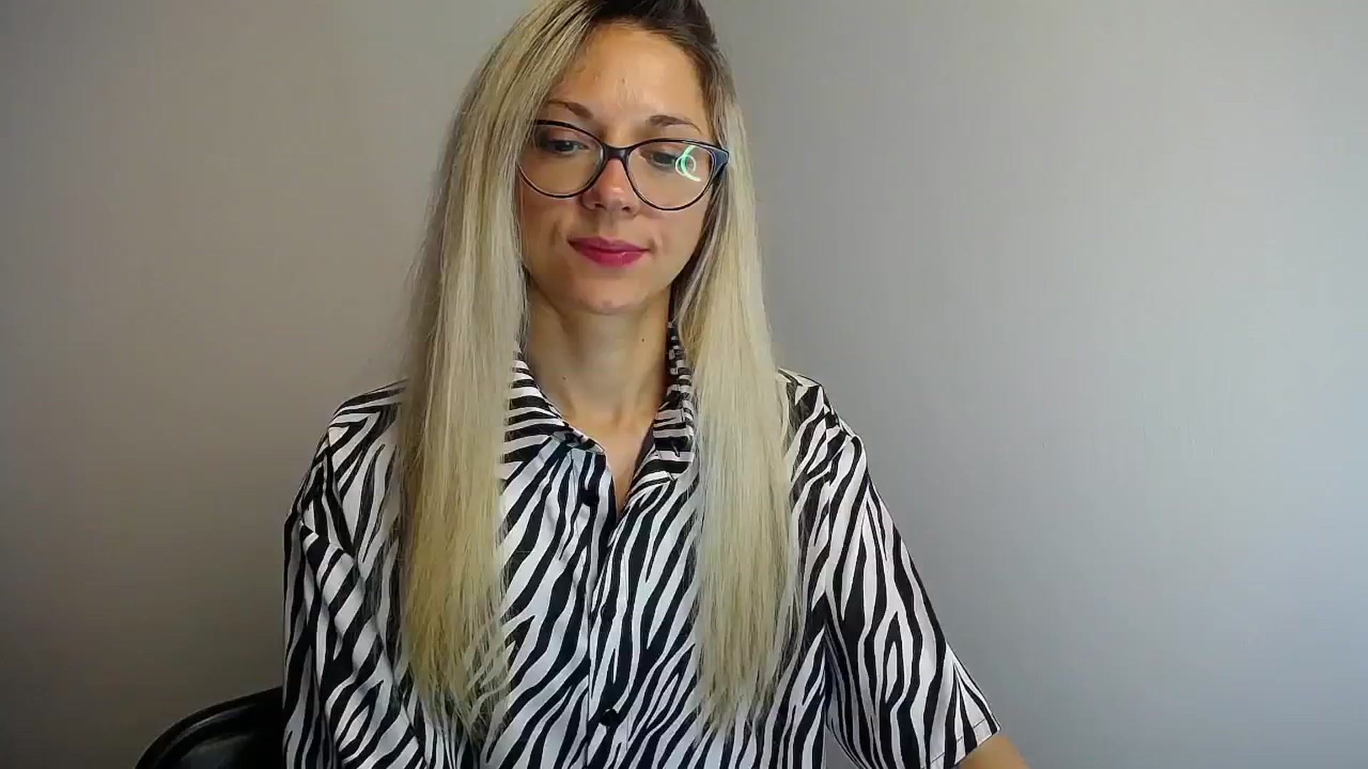 Gallery image thumbnail from Sunshine_alis's myfreecams stream on, 06/21/2024, 10:37 image 16 of 20