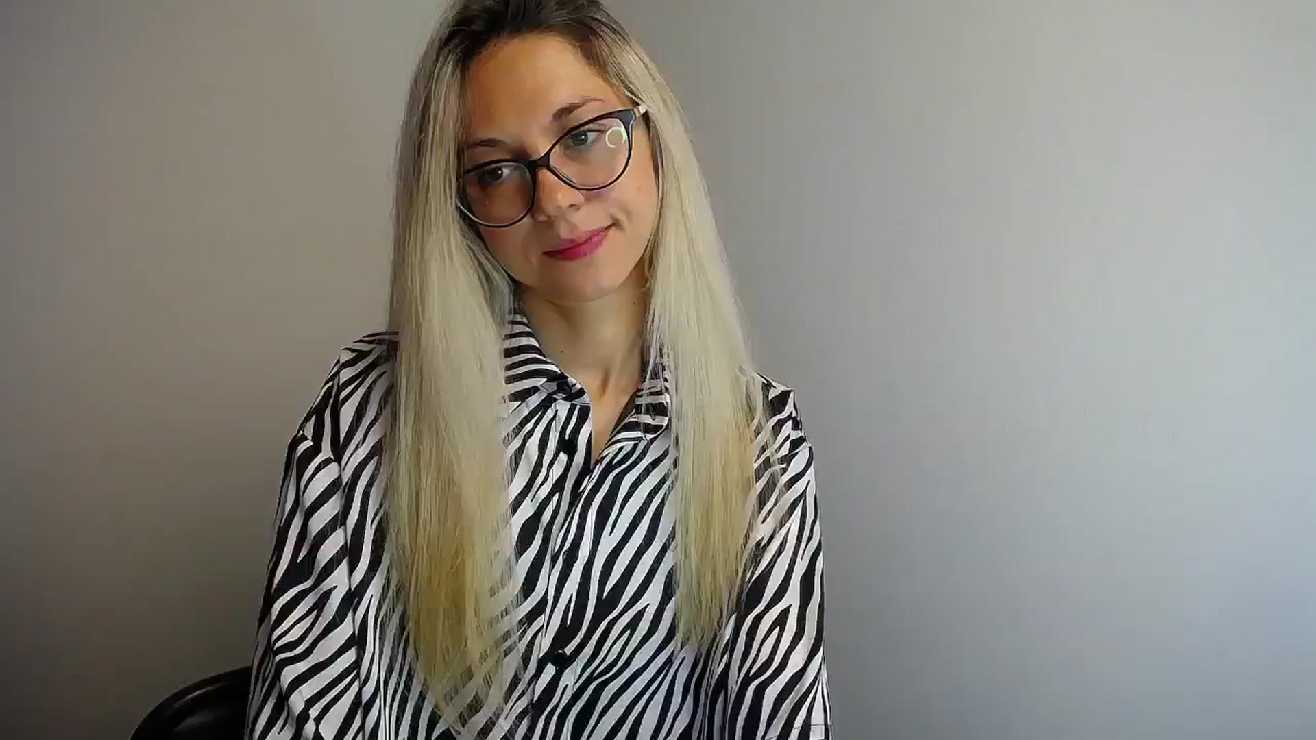 Gallery image thumbnail from Sunshine_alis's myfreecams stream on, 06/21/2024, 10:37 image 11 of 20