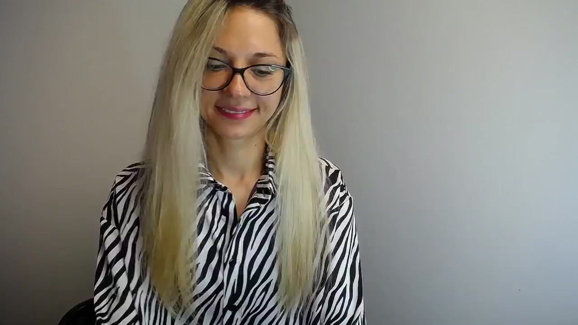 Gallery image thumbnail from Sunshine_alis's myfreecams stream on, 06/21/2024, 10:37 image 12 of 20