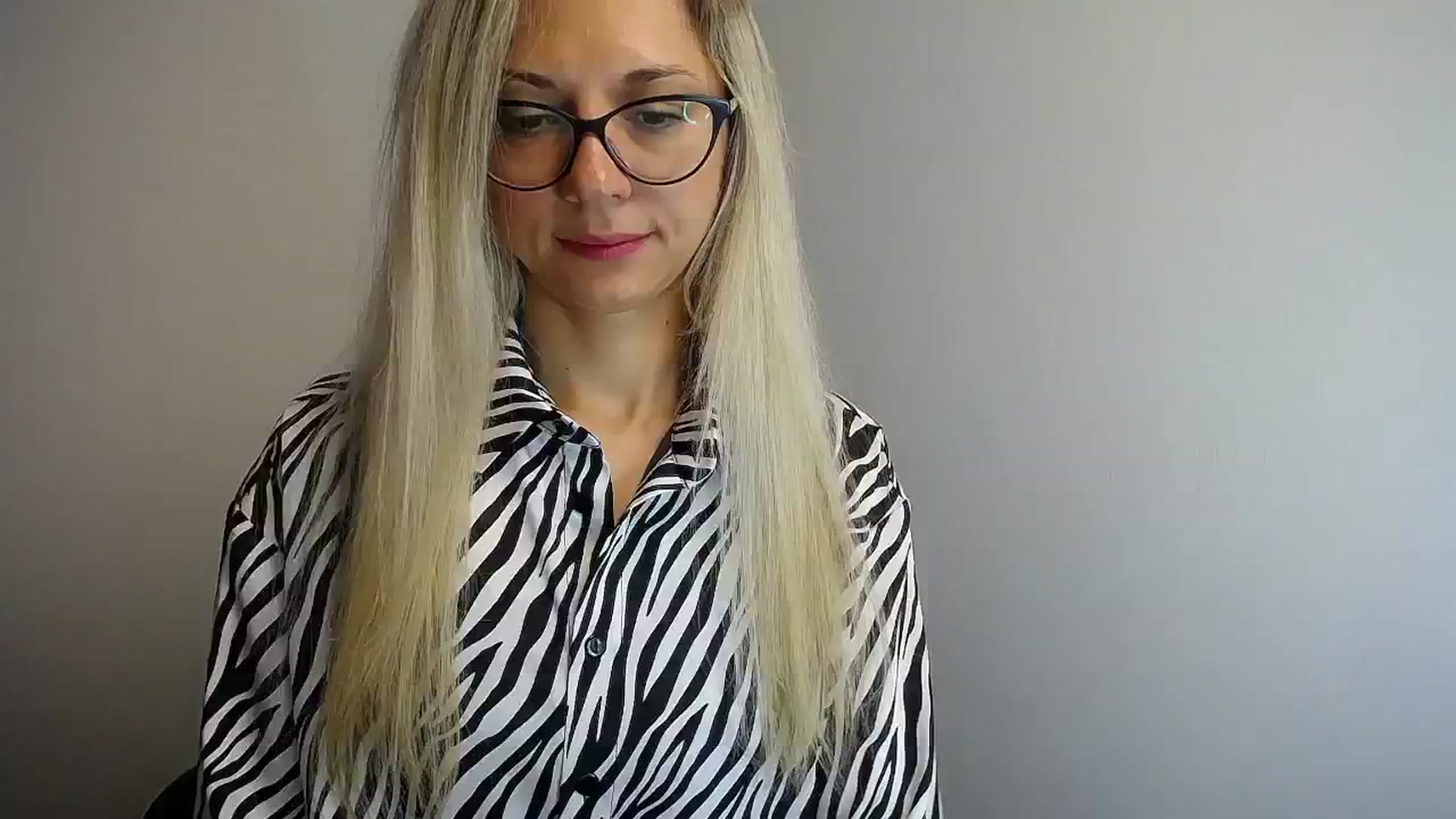 Gallery image thumbnail from Sunshine_alis's myfreecams stream on, 06/21/2024, 10:37 image 15 of 20