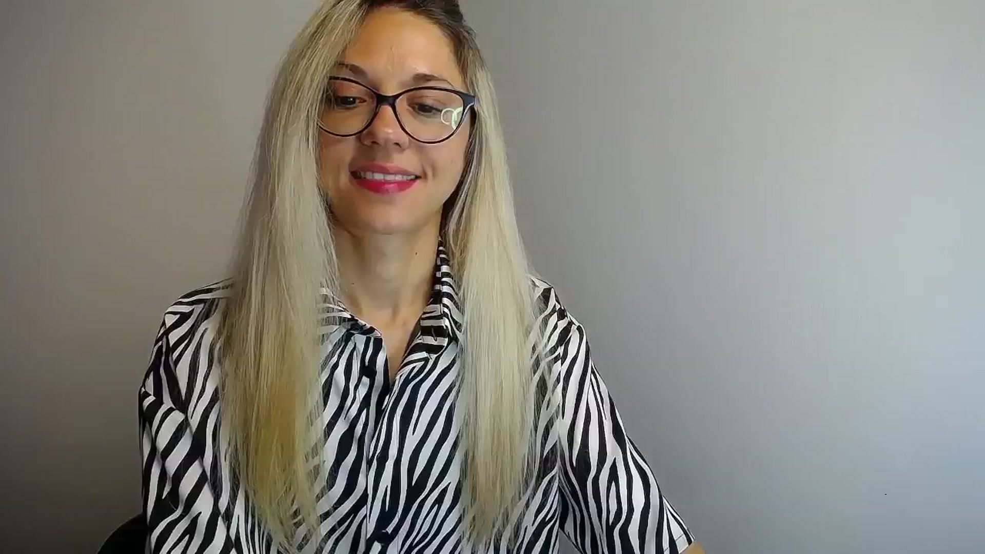 Gallery image thumbnail from Sunshine_alis's myfreecams stream on, 06/21/2024, 10:37 image 10 of 20