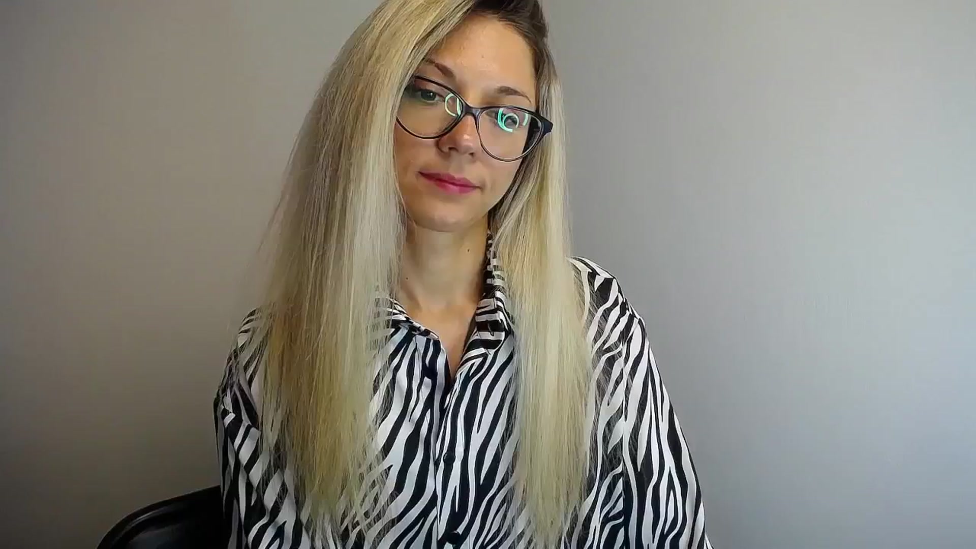 Gallery image thumbnail from Sunshine_alis's myfreecams stream on, 06/21/2024, 10:37 image 18 of 20