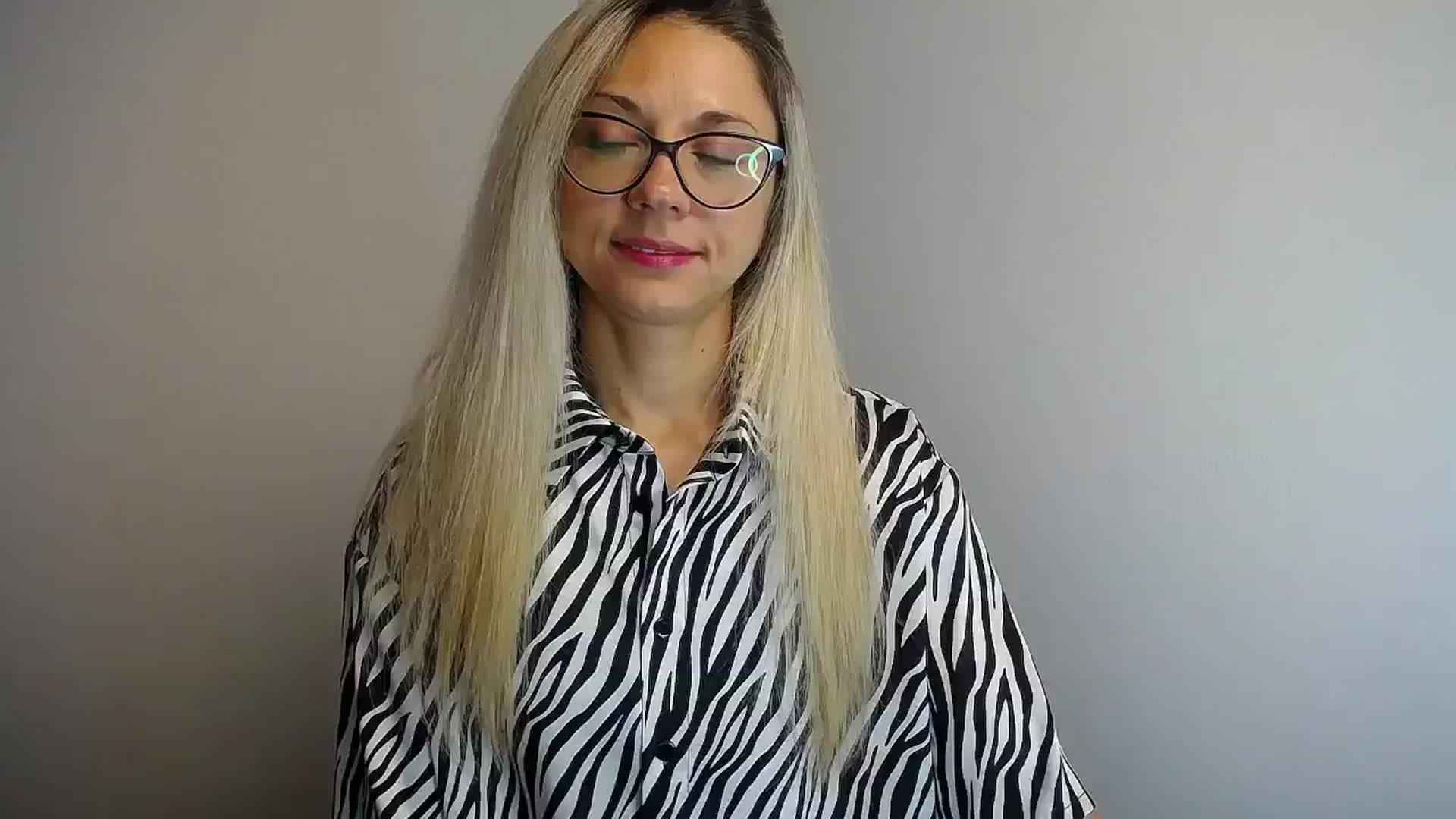 Gallery image thumbnail from Sunshine_alis's myfreecams stream on, 06/21/2024, 10:37 image 5 of 20