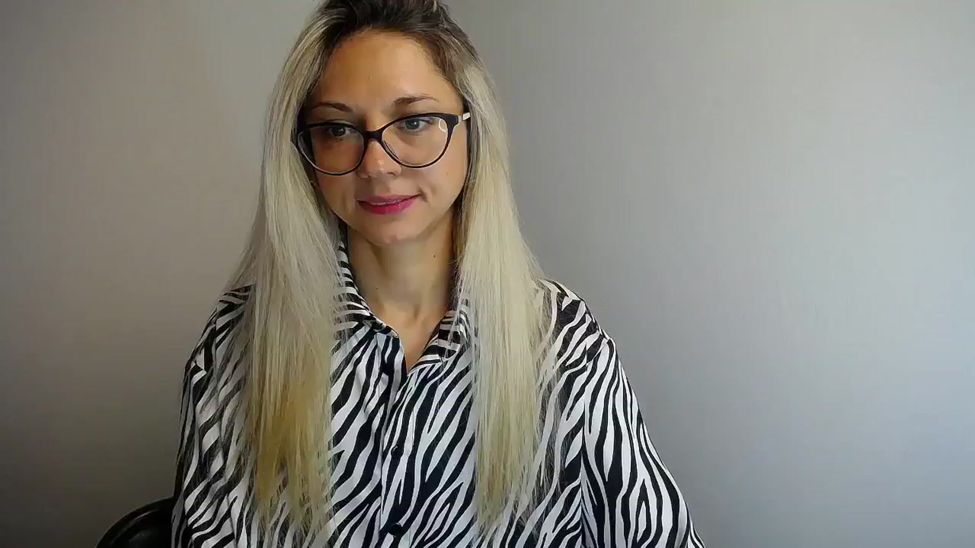 Gallery image thumbnail from Sunshine_alis's myfreecams stream on, 06/21/2024, 10:37 image 7 of 20