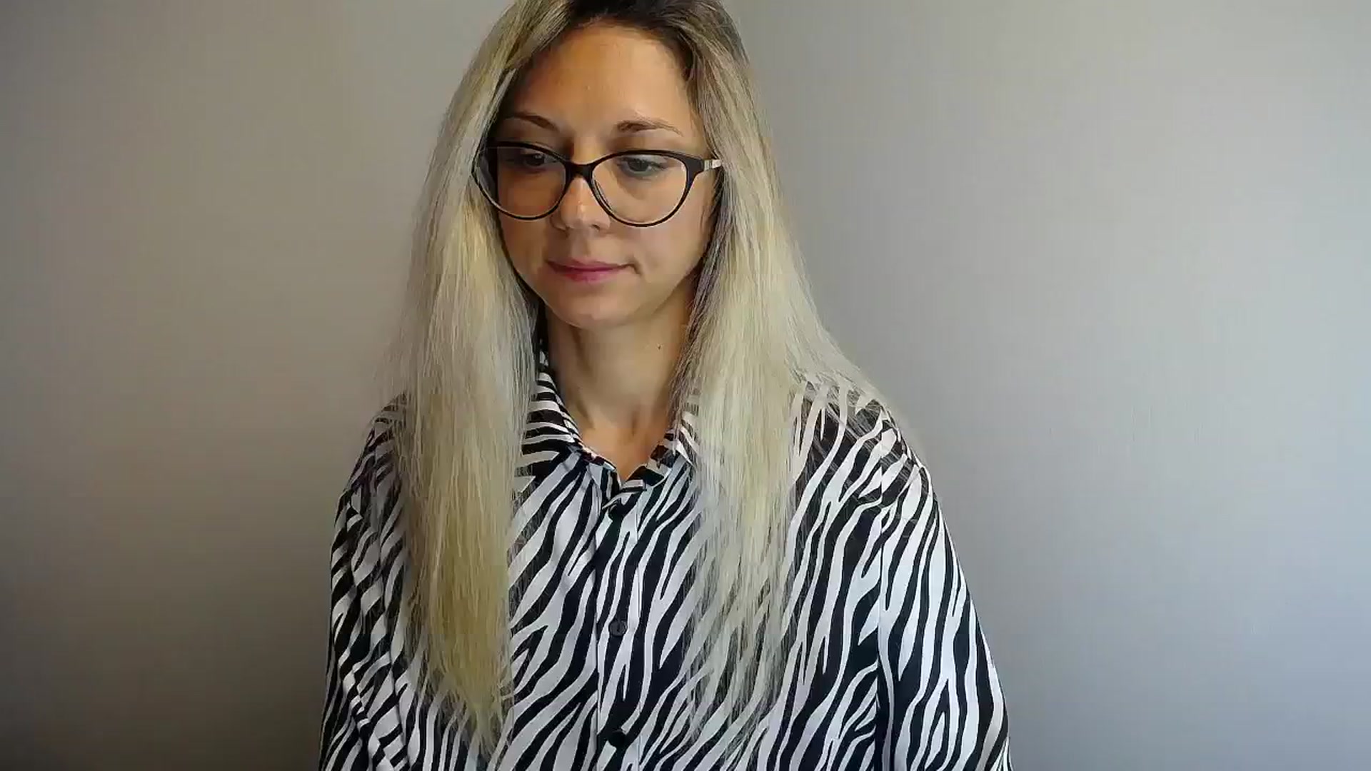 Gallery image thumbnail from Sunshine_alis's myfreecams stream on, 06/21/2024, 13:49 image 4 of 20
