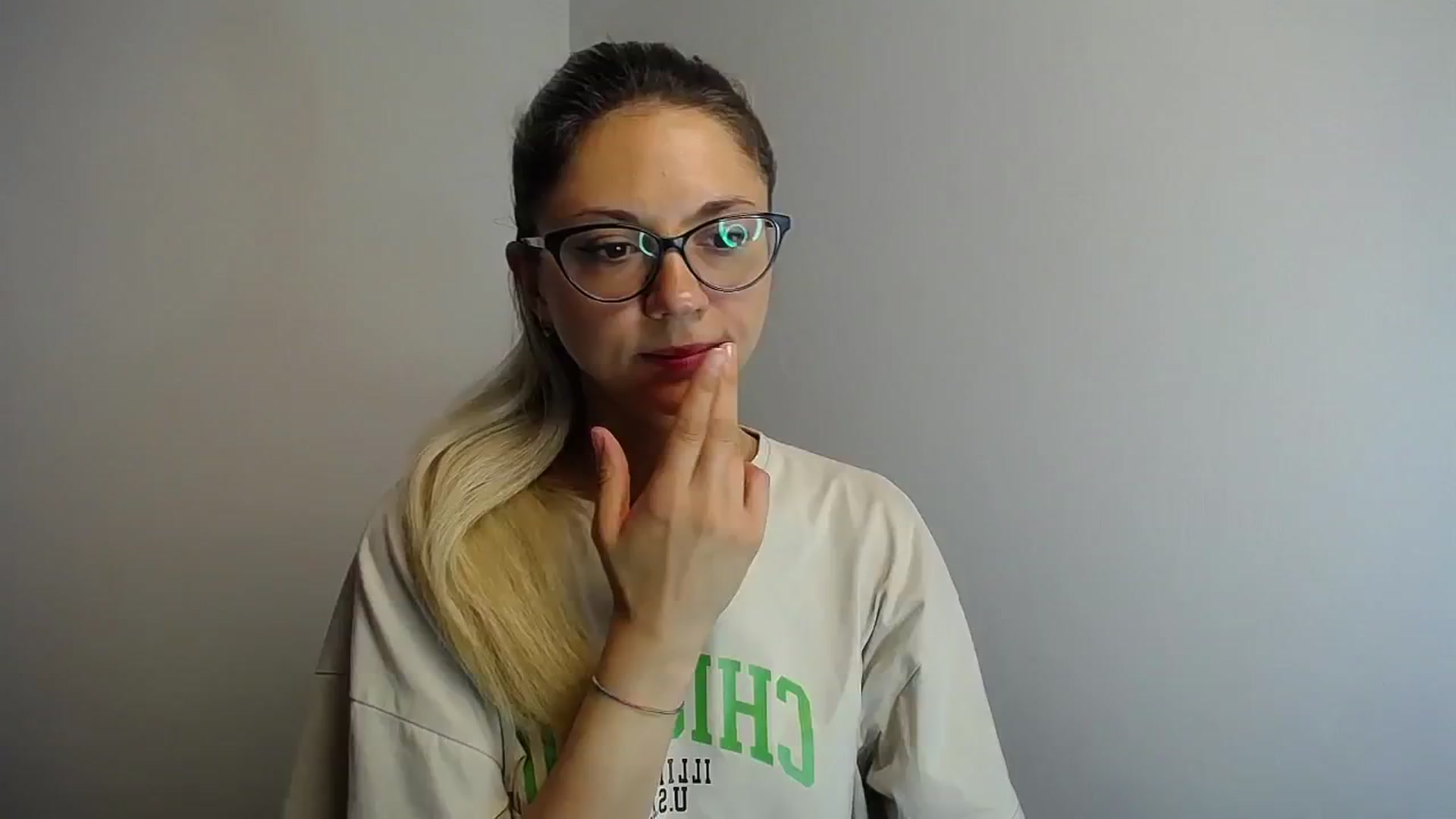 Gallery image thumbnail from Sunshine_alis's myfreecams stream on, 06/22/2024, 11:39 image 2 of 20