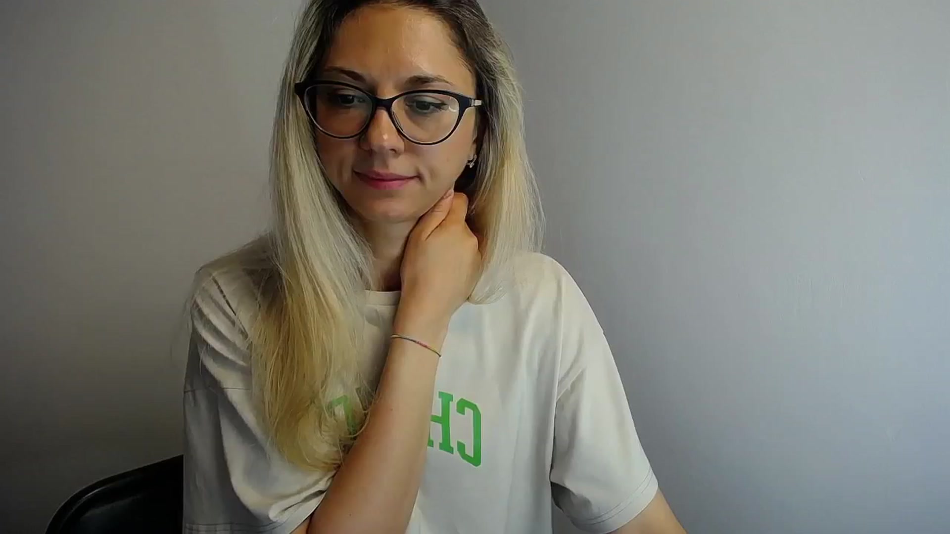 Gallery image thumbnail from Sunshine_alis's myfreecams stream on, 06/22/2024, 13:06 image 9 of 20