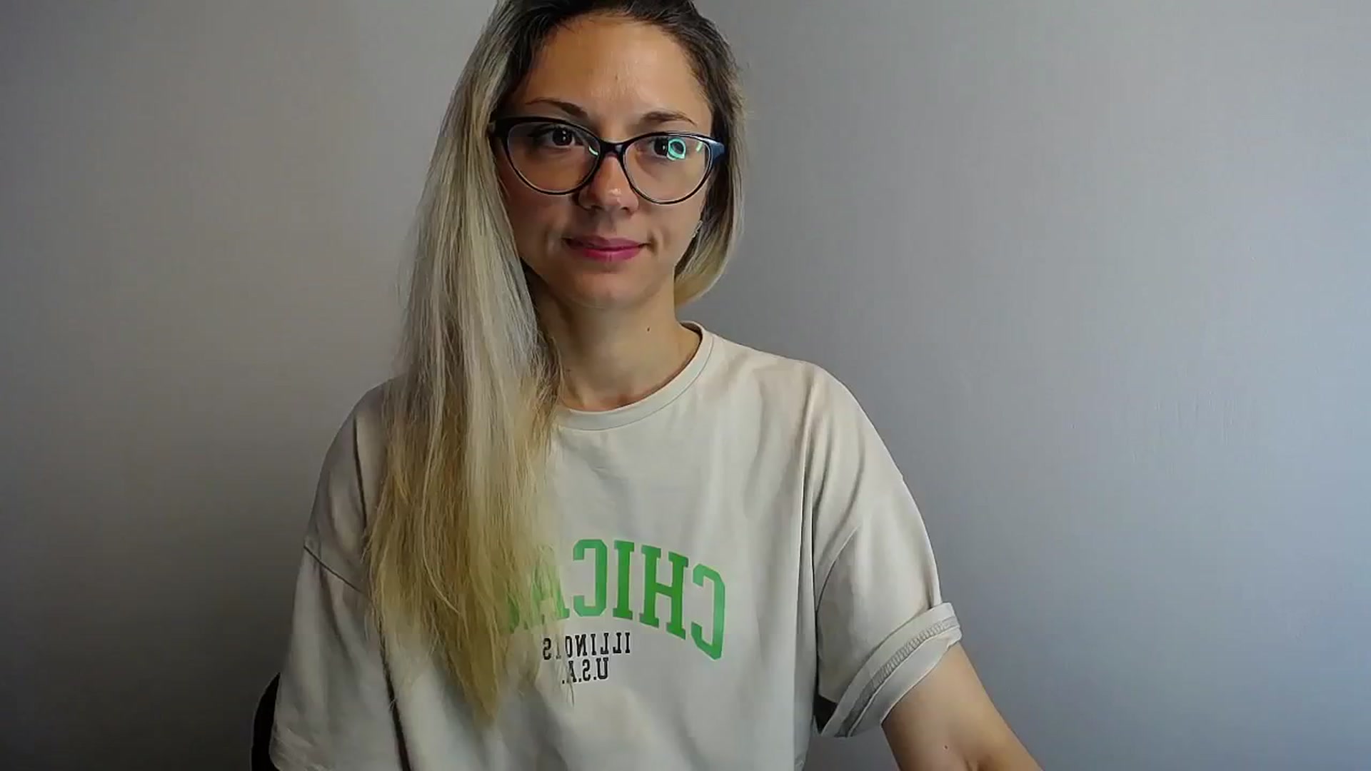 Gallery image thumbnail from Sunshine_alis's myfreecams stream on, 06/22/2024, 13:06 image 3 of 20