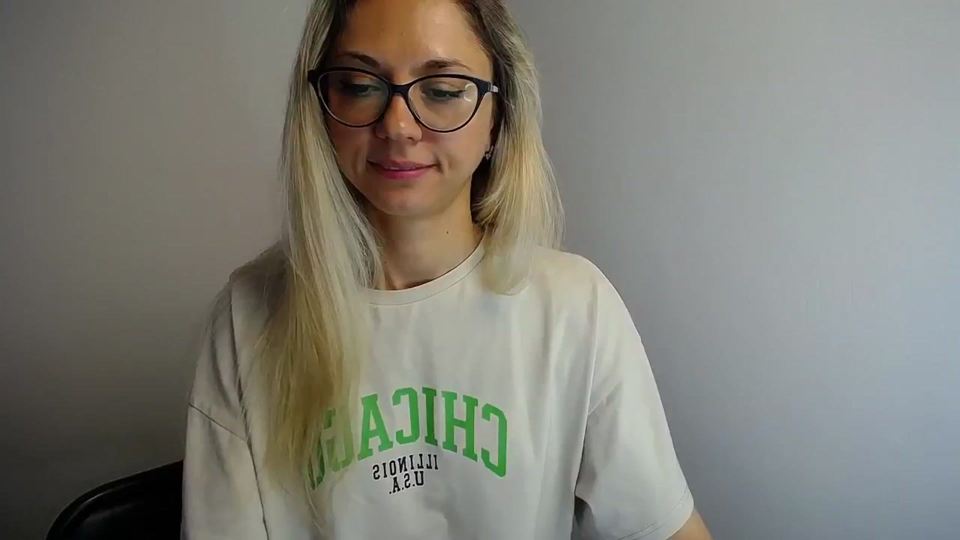 Gallery image thumbnail from Sunshine_alis's myfreecams stream on, 06/22/2024, 13:06 image 8 of 20
