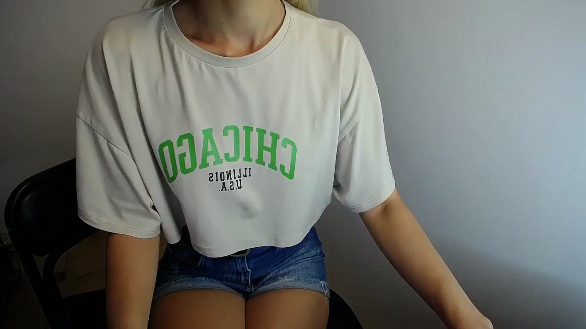 Gallery image thumbnail from Sunshine_alis's myfreecams stream on, 06/22/2024, 15:04 image 6 of 20
