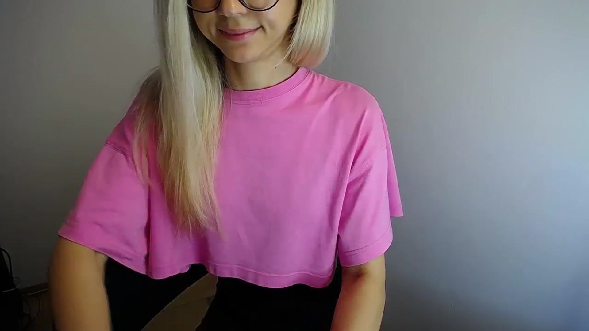 Gallery image thumbnail from Sunshine_alis's myfreecams stream on, 06/24/2024, 12:23 image 7 of 20