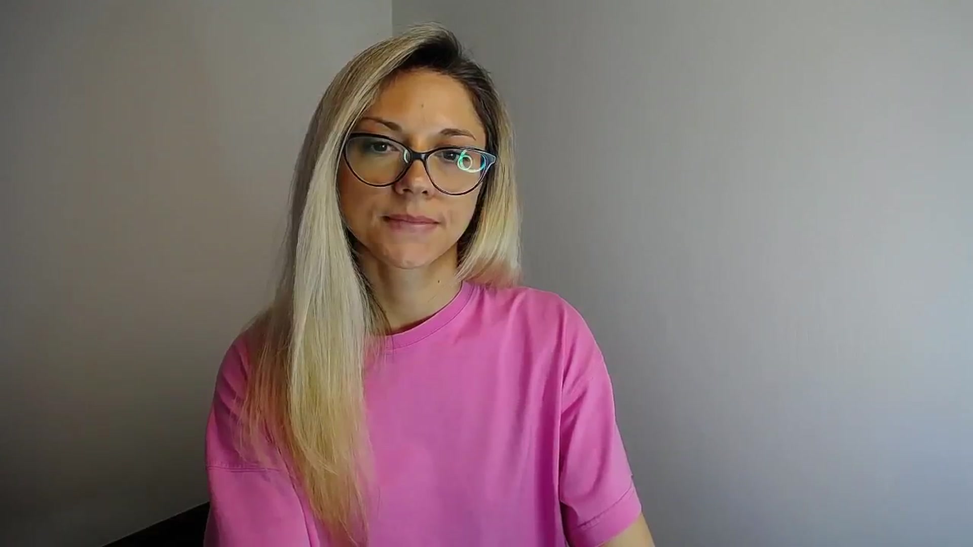 Gallery image thumbnail from Sunshine_alis's myfreecams stream on, 06/24/2024, 12:23 image 16 of 20