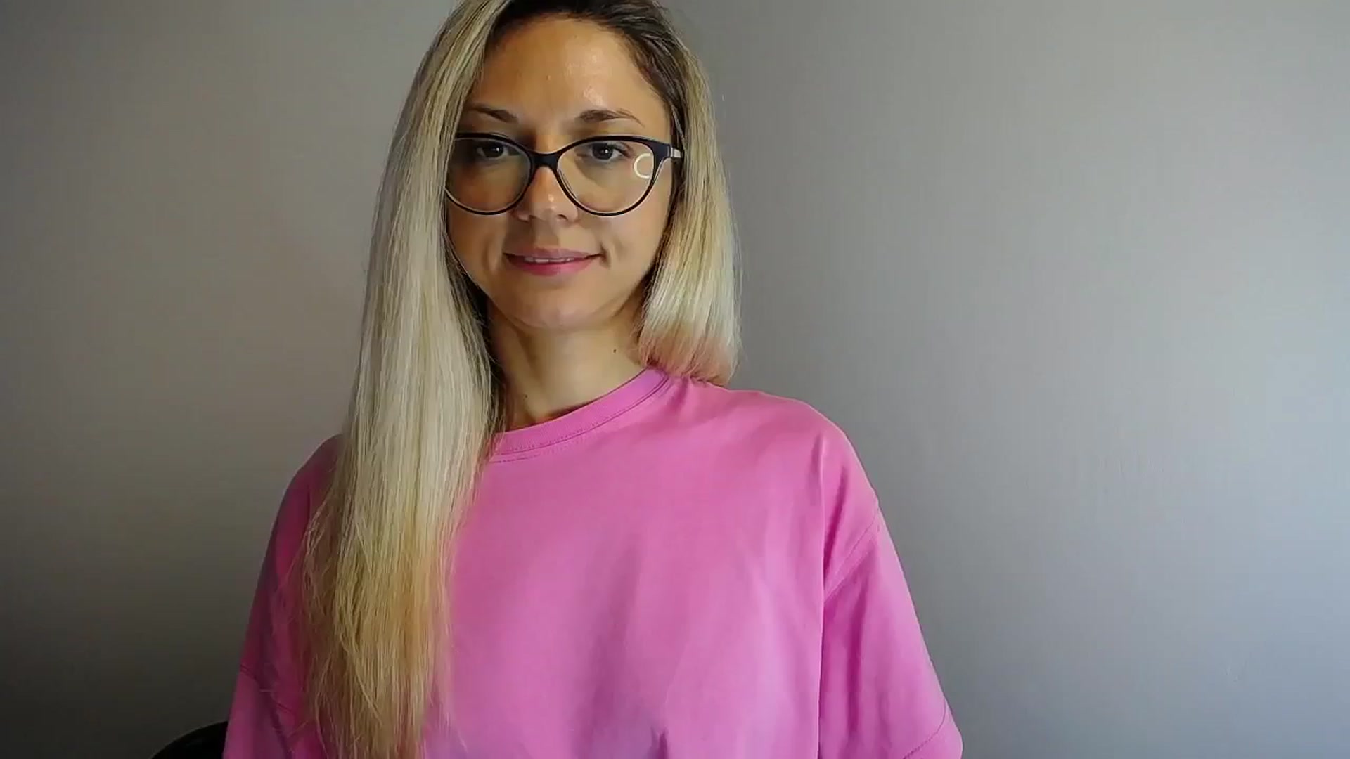 Gallery image thumbnail from Sunshine_alis's myfreecams stream on, 06/24/2024, 12:56 image 12 of 20