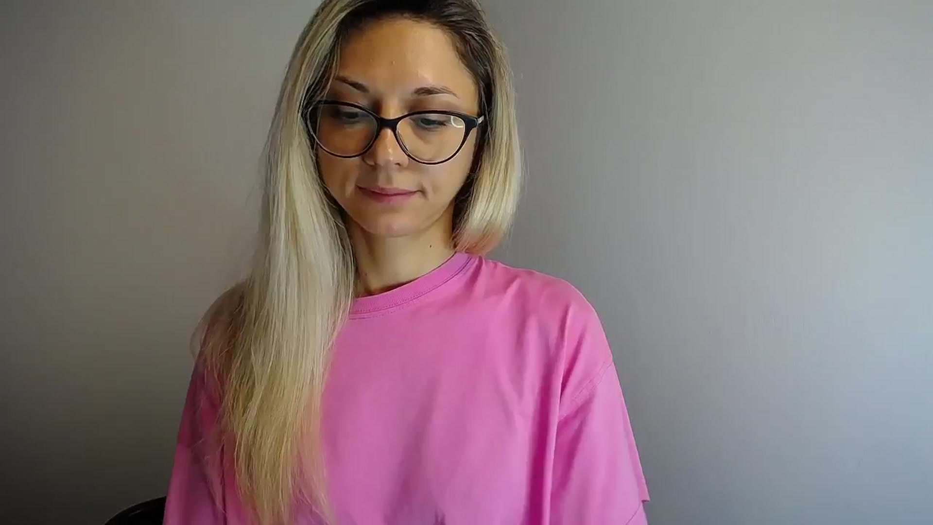 Gallery image thumbnail from Sunshine_alis's myfreecams stream on, 06/24/2024, 12:56 image 6 of 20