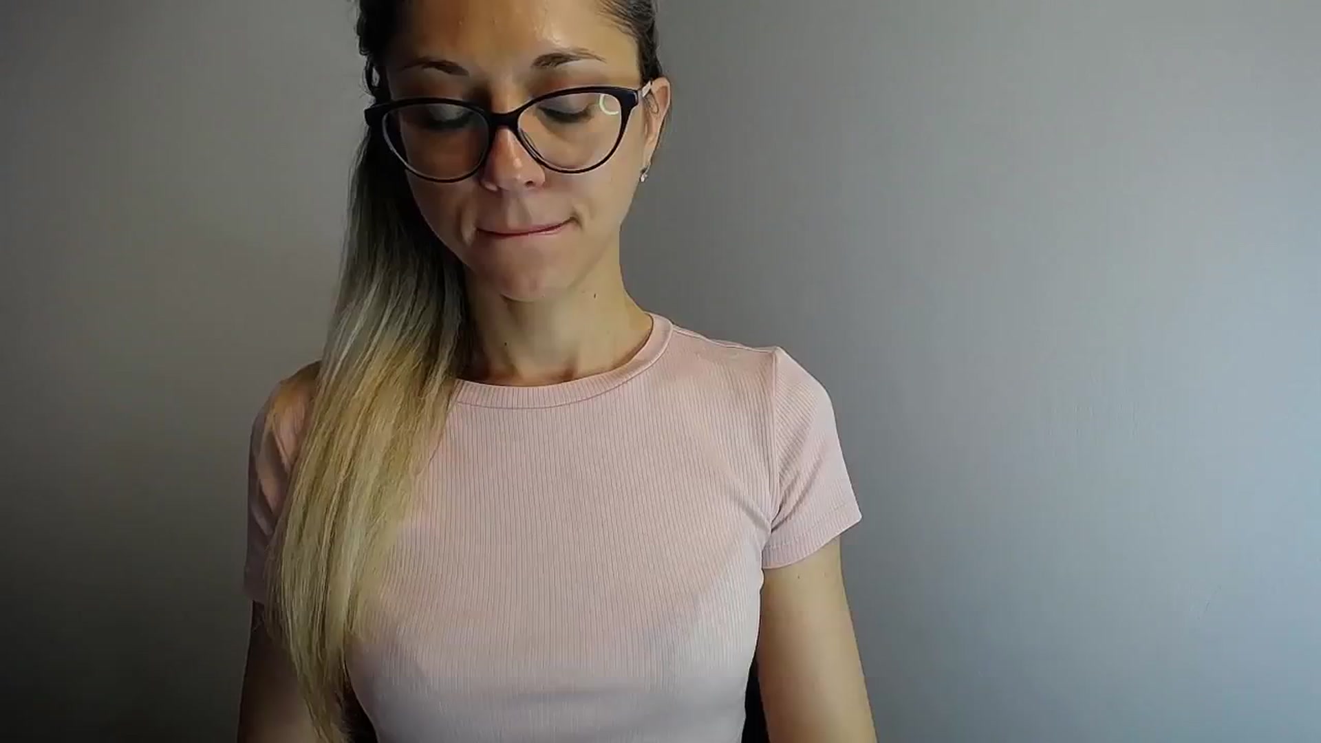 Gallery image thumbnail from Sunshine_alis's myfreecams stream on, 06/25/2024, 14:30 image 1 of 20