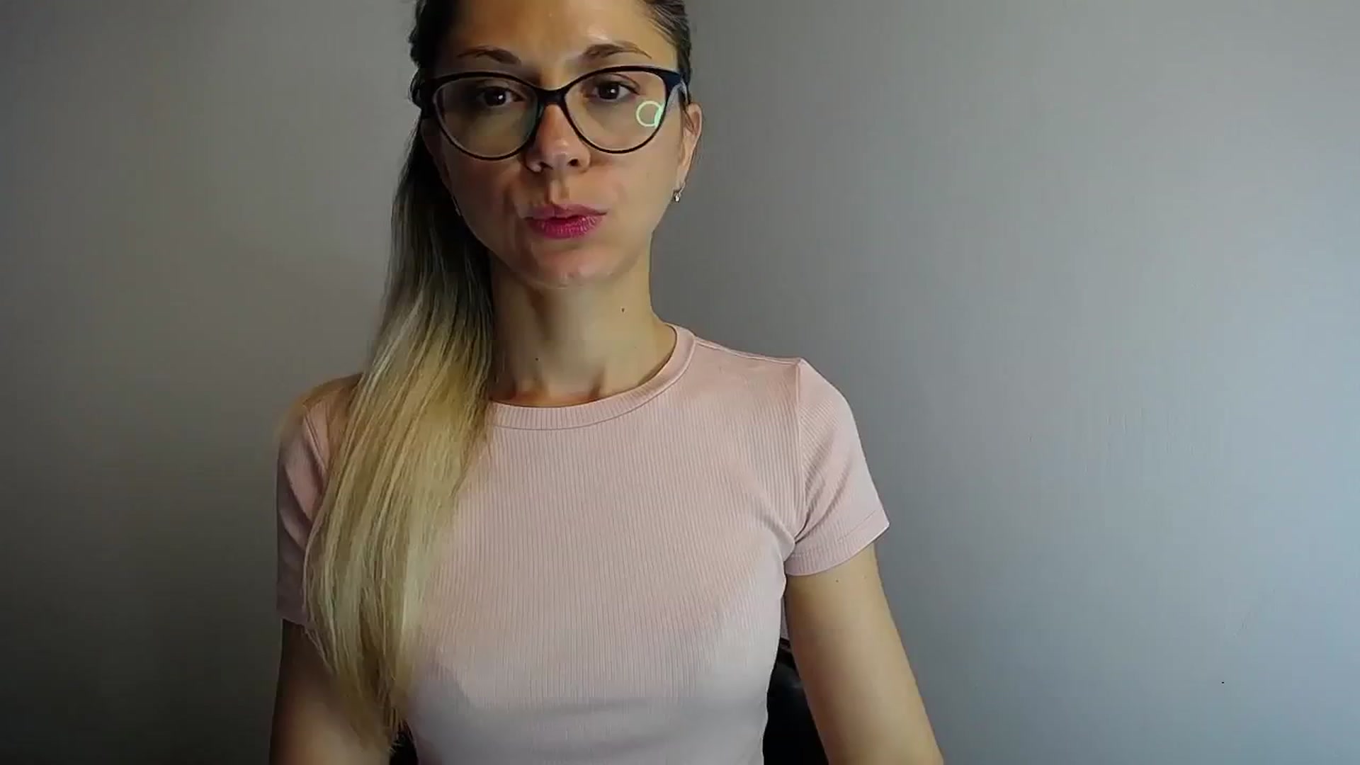 Gallery image thumbnail from Sunshine_alis's myfreecams stream on, 06/25/2024, 14:30 image 2 of 20