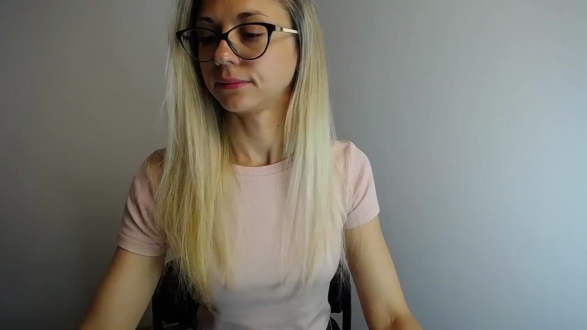 Gallery image thumbnail from Sunshine_alis's myfreecams stream on, 06/25/2024, 14:30 image 13 of 20
