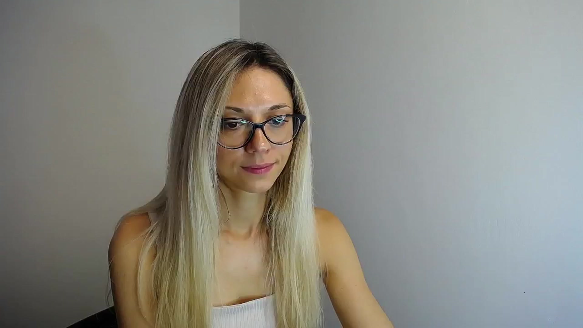 Gallery image thumbnail from Sunshine_alis's myfreecams stream on, 06/28/2024, 11:38 image 13 of 20
